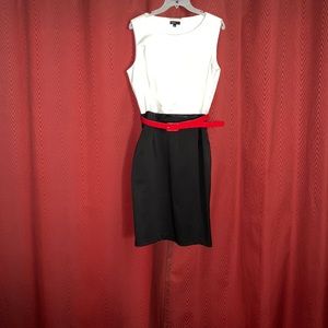 White And Black Sleeveless Dress w/Belted Waist